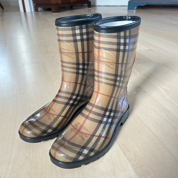 Burberry Size 10 Rain Boots - Picture 1 of 2